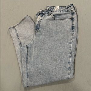 Seven7 Women's Light Blue Straight Leg Jeans